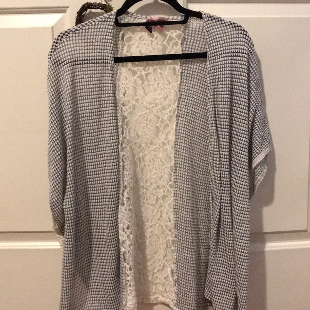 Lightweight kimono sweater